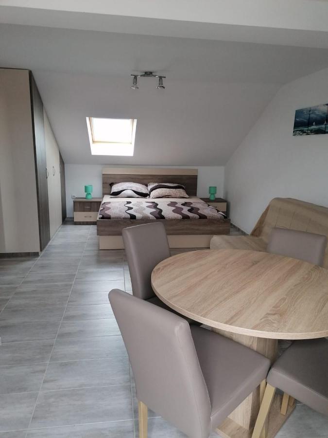 Apartment Niva Nin Luaran gambar