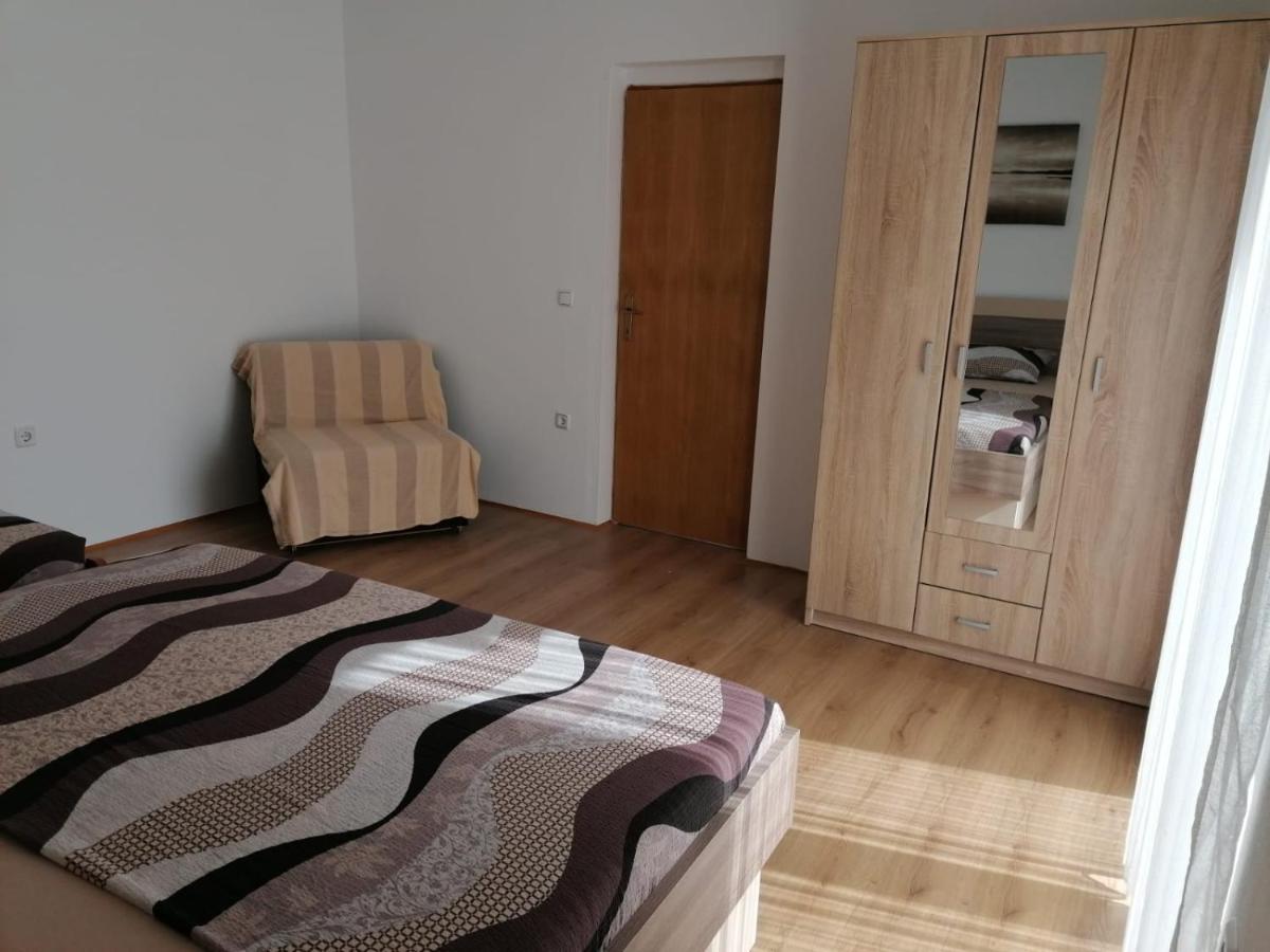 Apartment Niva Nin Luaran gambar