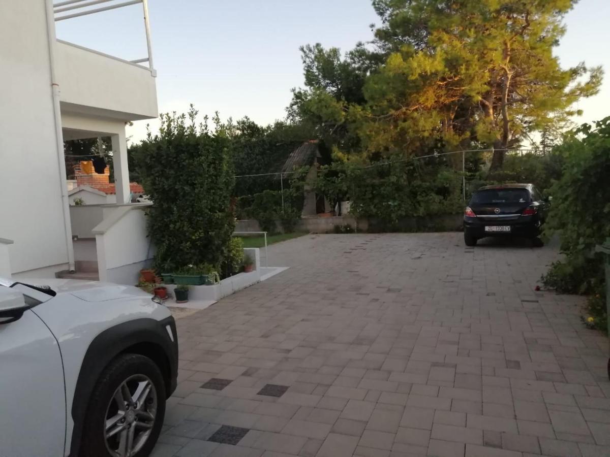 Apartment Niva Nin Luaran gambar