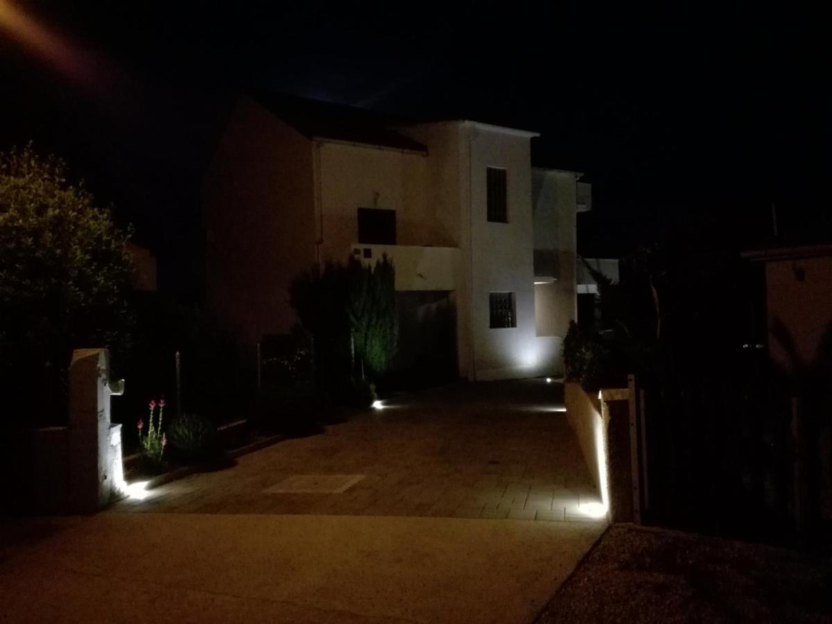 Apartment Niva Nin Luaran gambar